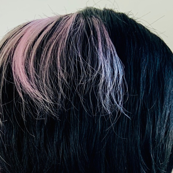 Very Pretty Pink & Black Short Synthetic Wig - Picture 5 of 6